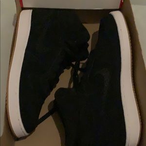 NIB Nike ebernon mid premium